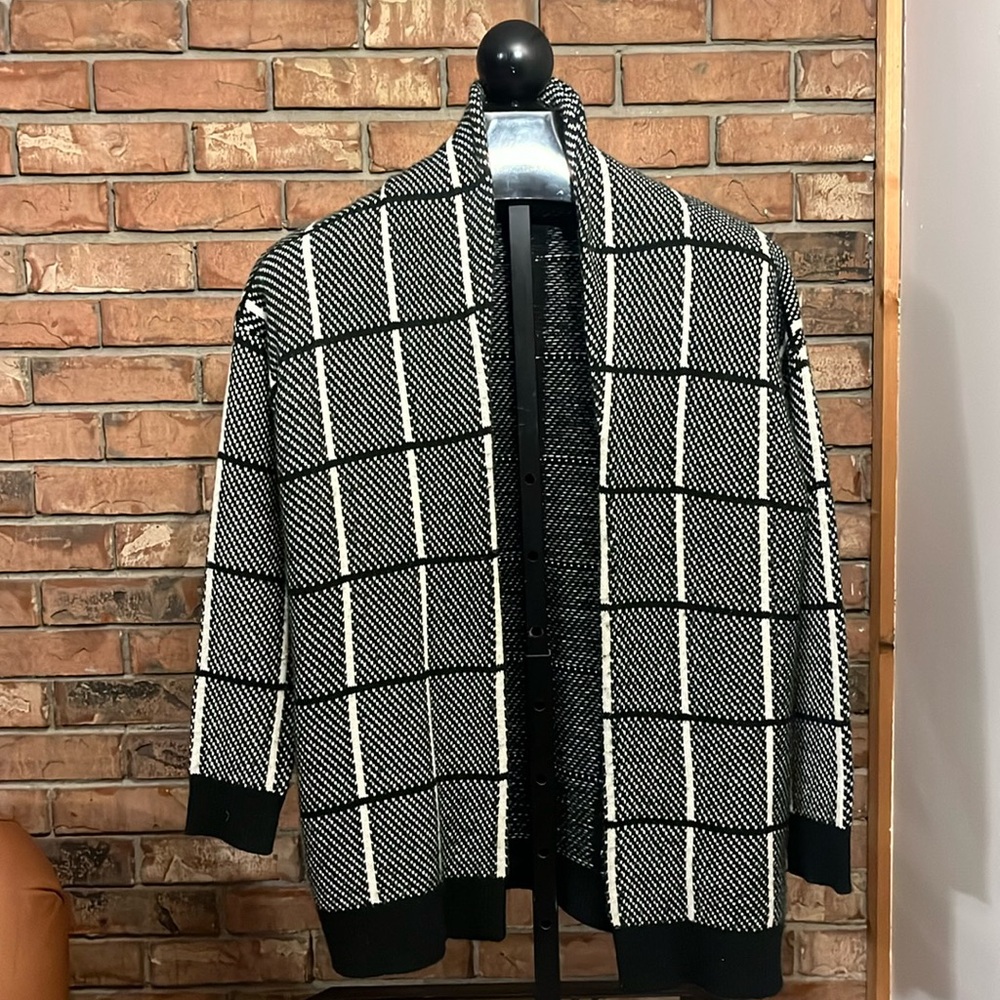Black and White Shawl Collar Open Front Cardigan with Pockets size small